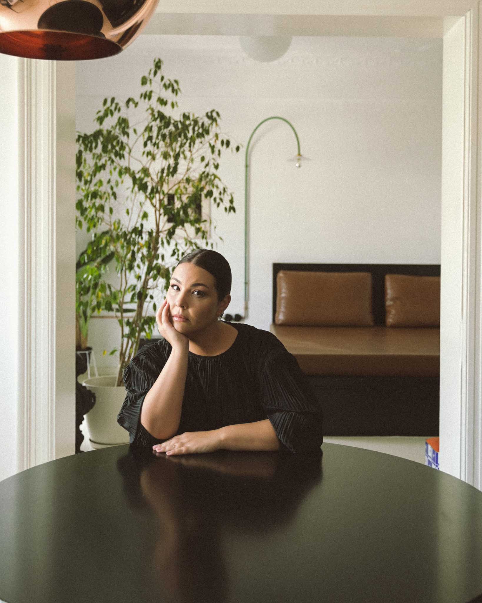 11-irini-b-main-book-no-limits-models-agency