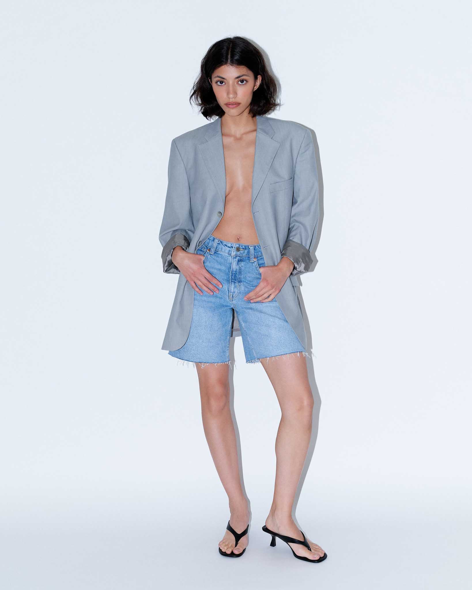 16-chara-c-main-book-no-limits-models-agency