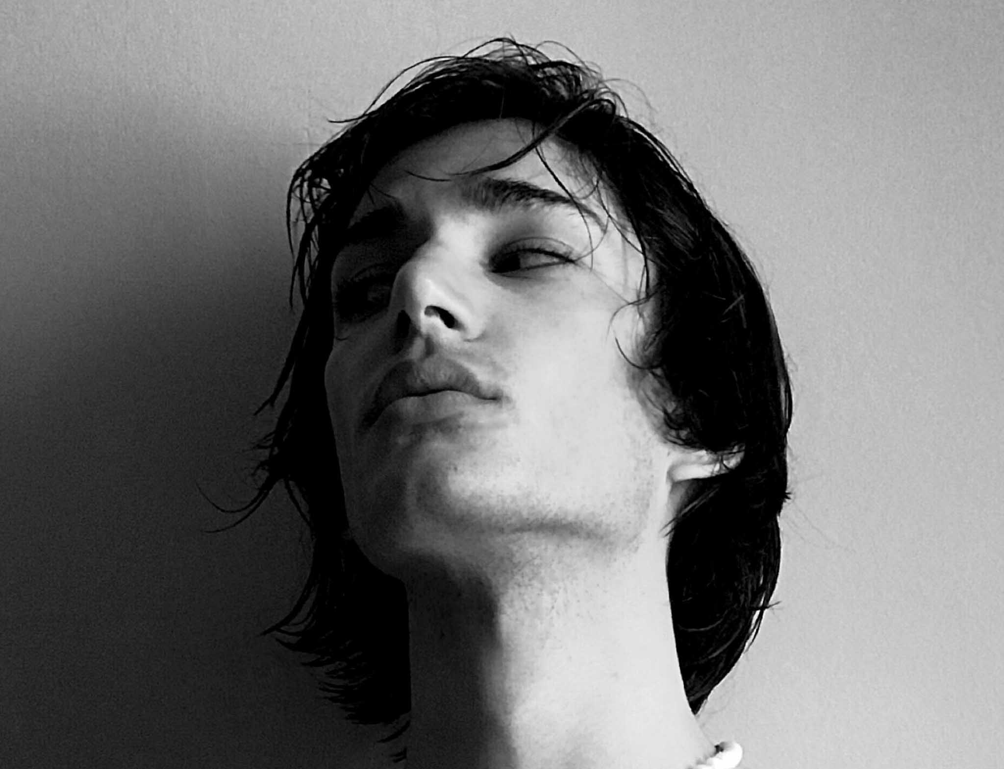 26-geeo-g-main-book-no-limits-models-agency