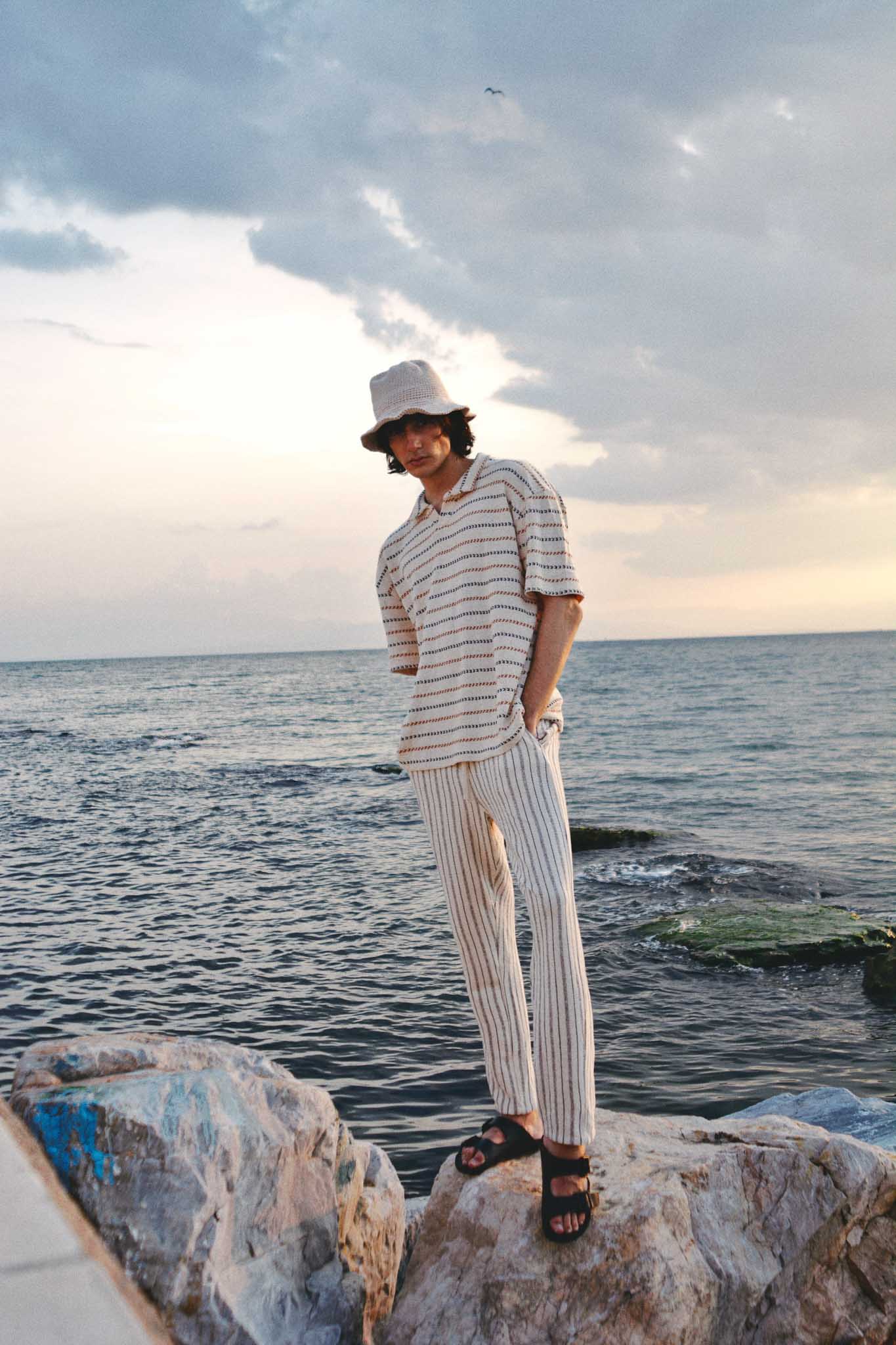 27-geeo-g-main-book-no-limits-models-agency