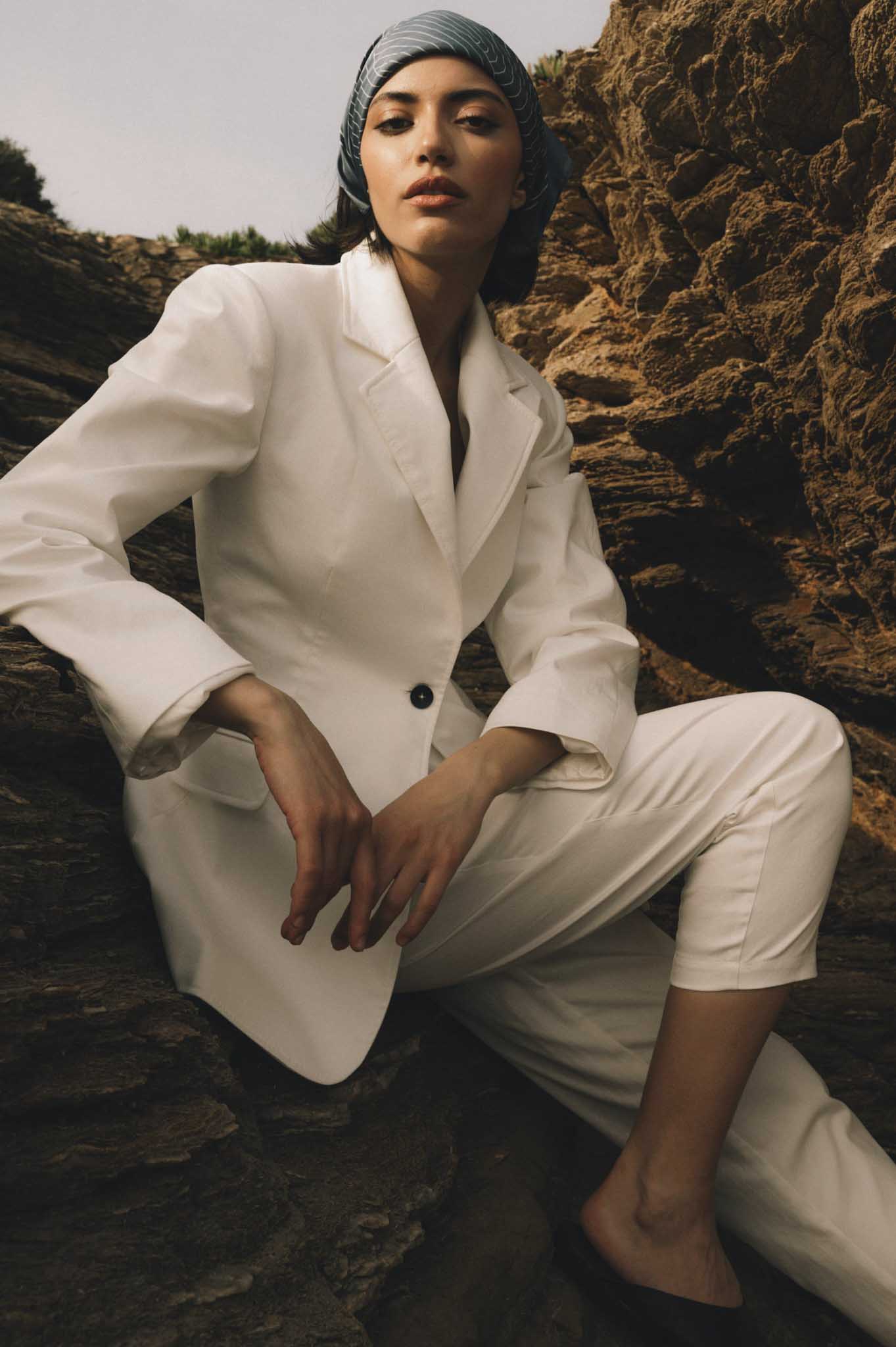 7-chara-c-main-book-no-limits-models-agency