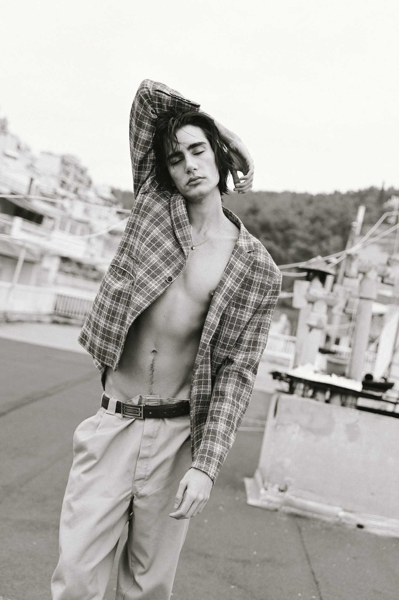 8-geeo-g-main-book-no-limits-models-agency