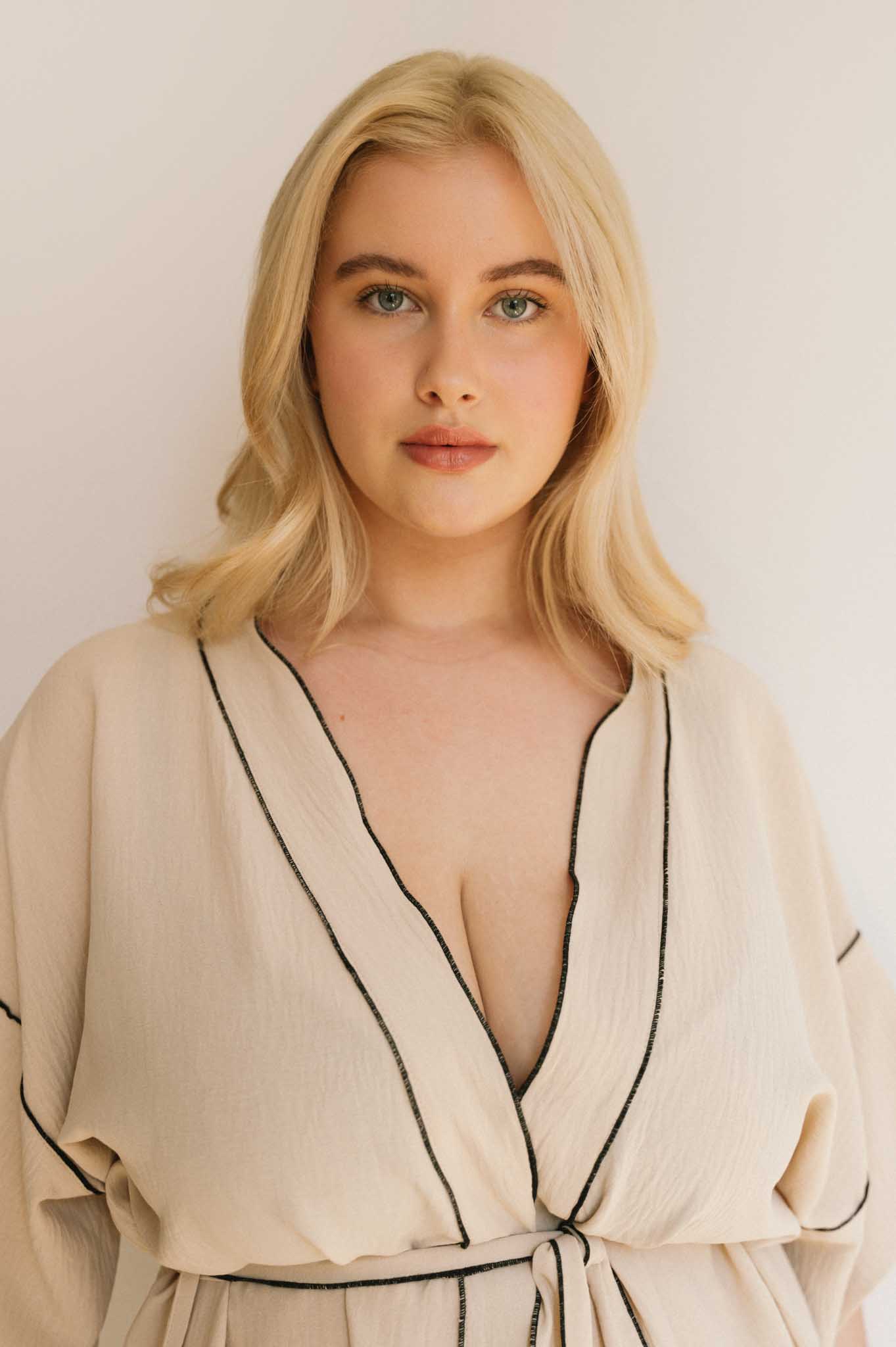 Dina Isouli No Limits Models